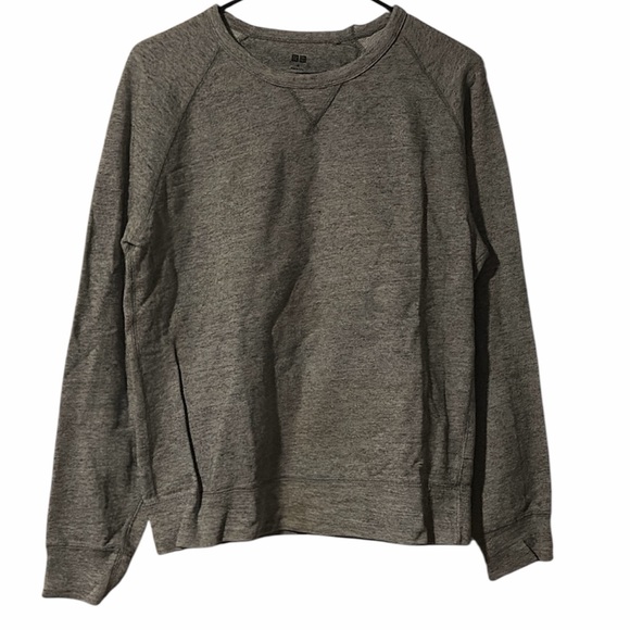 Uniqlo Women's Gray Crew Neck Dry Sweatshirt - Picture 2 of 5